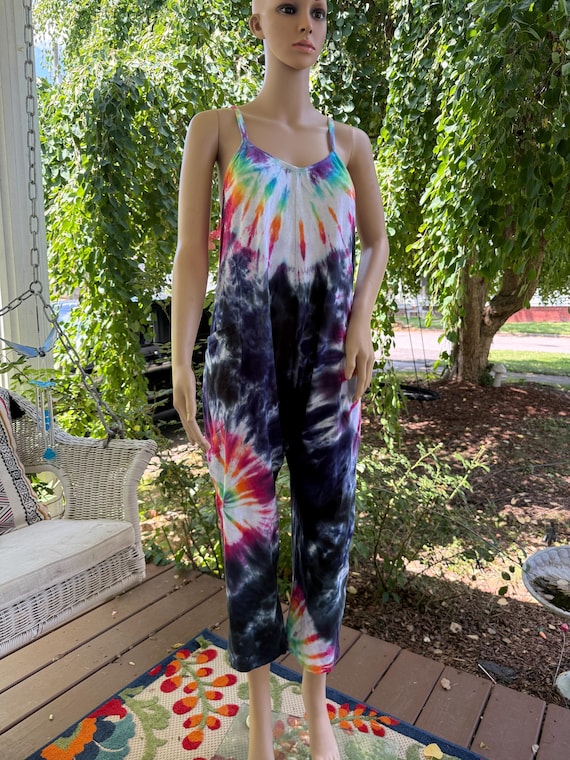 Chill Vibes Tie Dye Romper, Summer Festival Tie Dye Jumpsuit, Concert Outfit, Boho Tie-Dye Hippe Clothes