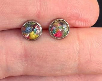 Flat Back Stud Earrings with Real Flower Petals in Resin, 6mm Hypoallergenic Floral Stud Earrings