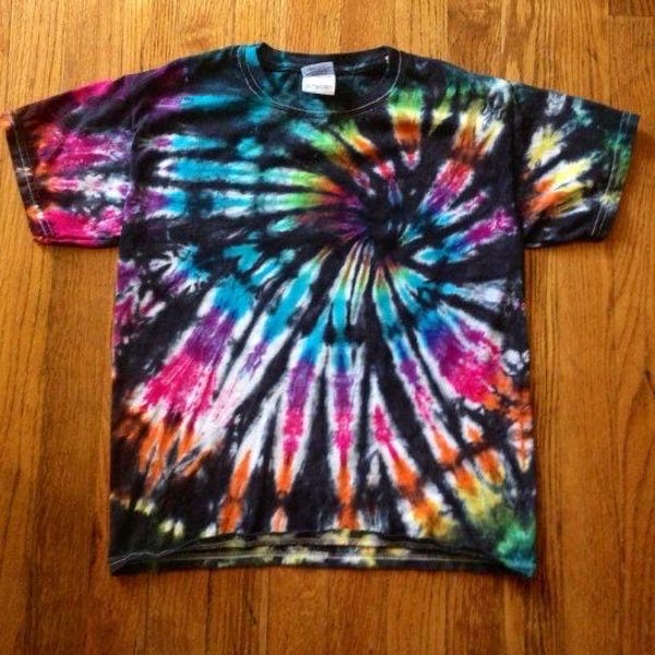 T-shirt coloré tie-dye en spirale, arc-en-ciel inversé, vêtements hippie, vêtements de festival