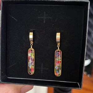 Bar Earrings Dangle, Huggie Hoops with Real Flowers, Everyday Earrings, Cartilage Earrings, Resin Earrings