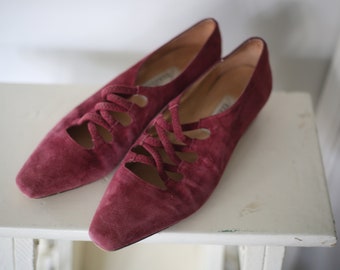 Vintage 80s 90s Red Burgundy Suede Velvet Ballet Flats Heeled Strappy Criss Cross Elastic 8 8.5 Mary Janes Pointy Heels