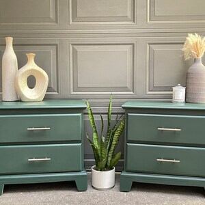 Emerald green 2024 side table