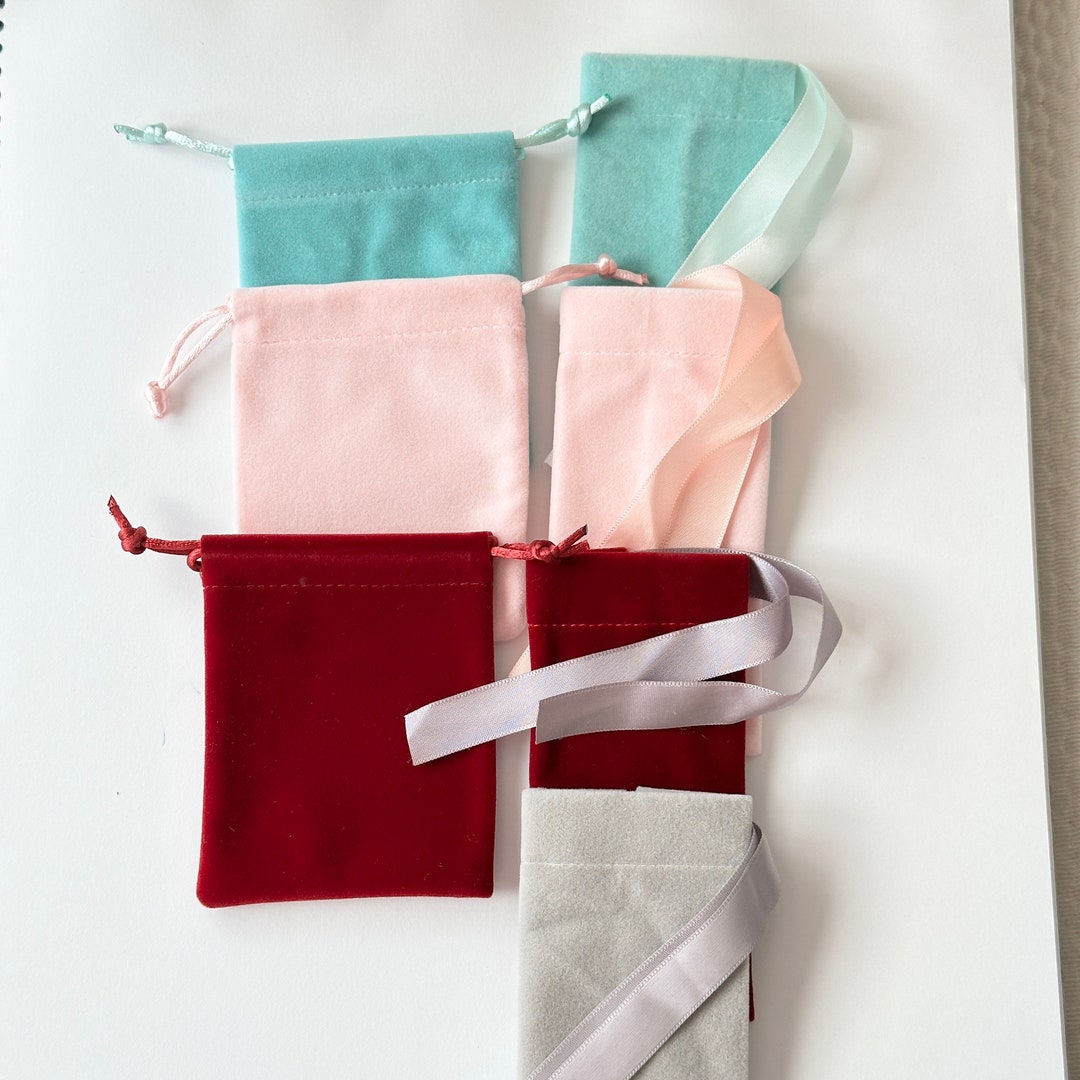 Hight Quality Luxury Velvet Jewellery Gift Bags, Multi Shapes Travel