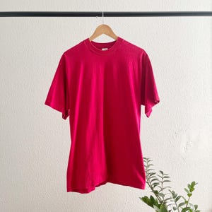 Vintage 1990’s Single Stitch Fruit of the Loom Basic T-Shirt - Large