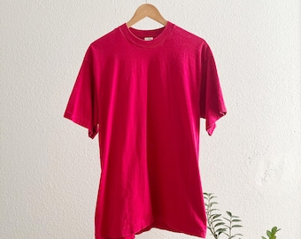 Vintage 1990’s Single Stitch Fruit of the Loom Basic T-Shirt - Large