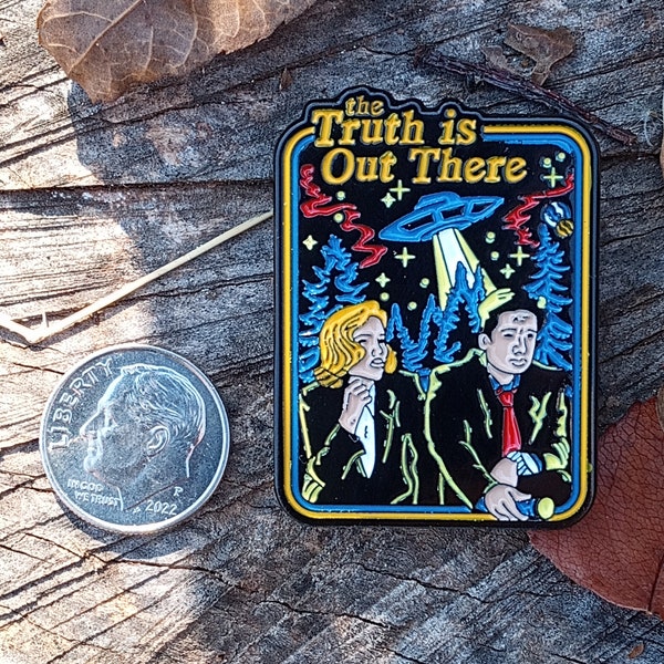 X files pin Scully pin x-files pin Mulder pin the X-files gift the truth is out there 90s pin sci-fi pin x files