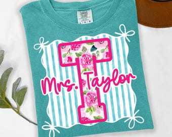 Comfort Colors Custom Teacher Name TShirt Personalized Back to School Para Tee Retro Preppy Assistant Gift Cute Educator Aesthetic T-Shirt
