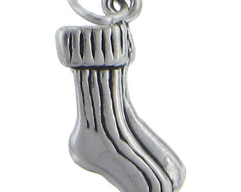 Sterling Silber, 10.0 mm Breite mal 4.2 mm Länge mal 20.0 mm Höhe, Socken-Anhänger. Menge pro Packung: 1 Stück.