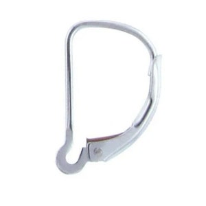Peut inclure: Fermoir de boucle d'oreille en argent. Le fermoir est en métal et a une forme incurvée.