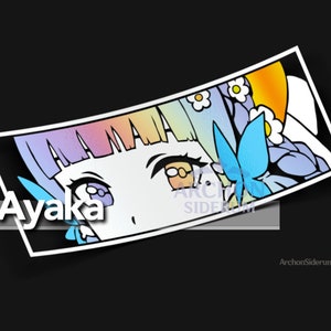 Op de afbeelding: Een sticker met een kleurrijk anime-personage met blauwe ogen en paars haar. Het personage is omringd door een regenboog en bloemen. De sticker heeft de tekst "Ayaka" erop.