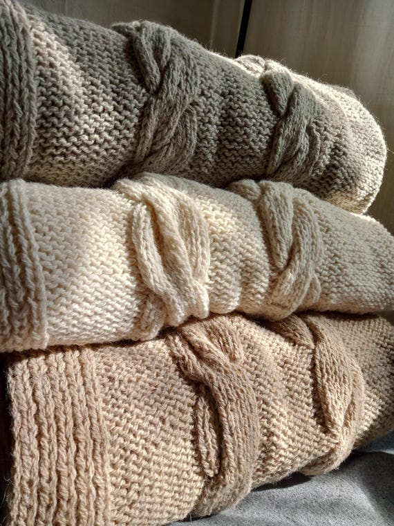 Decke aus ukrainischer Merinowolle, rein gestrickt, grob handgestrickte Couchdecke, cremefarben, beige, grau, Geschenk