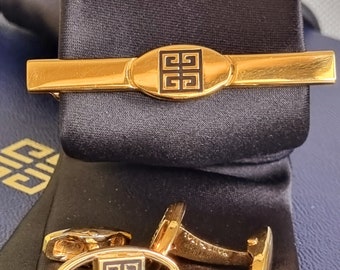 Authentic Givenchy cufflinks, tie clip set gift boxed !