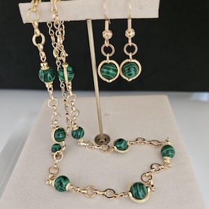 Malachite beads Gold Chain Necklace, Beaded Malachite Necklace, Malachite Choker, Stacking Necklace, Artisan Necklace, Adjustable Necklace