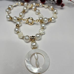 White Shell Mother of Pearl Beaded Necklace, Dainty Pearl in Gold Statement Necklace, Pendant Necklace Sparkly Mother of Pearl beads in Gold