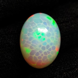 AAA+++ Opale naturale di alta qualità a nido d'ape cabochon Welo Opale di fuoco Pietra preziosa Molto raro! Opale da 10,00 carati, dimensioni 18x13x9 mm, per la creazione di gioielli.
