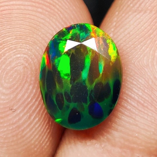 AAA++ Top Quality Natural Black Opal Cutstone Multi Fire Opal Faceted Gemstone Very Rare! Opal Size 10x8x5mm 2.00 Carat For Jewelry Making.