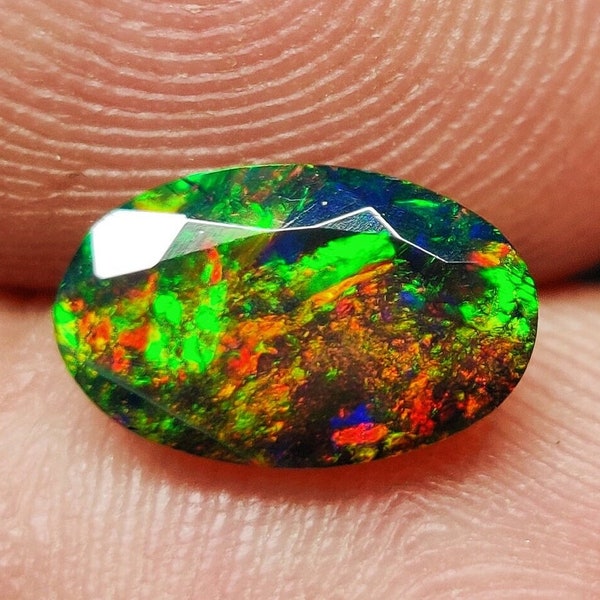 AAA++ Top Quality Natural Black Opal Cutstone Multi Fire Opal Faceted Gemstone Very Rare! Opal Size 10x6x4mm 1.15 Carat For Jewelry Making.