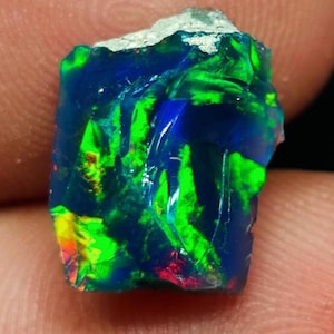 AAAA++ Opale nero naturale di alta qualità, opale etiope grezzo multifuoco, opale grezzo sfuso, dimensioni 13 mm, lunghezza 3,25 carati, per la creazione di gioielli.