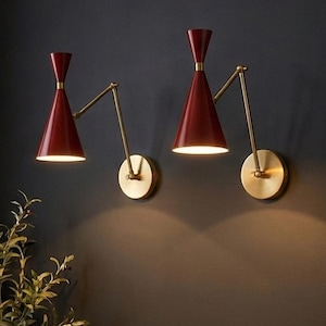 Paar moderne verstelbare wandkandelaars rood geëmailleerd messing