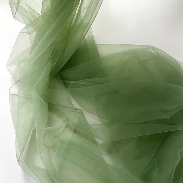 Tulle doux vert 63 po. de large, tulle pour voiles, voiles cage à oiseaux, robes, robe tutu, décoration de fête de mariage