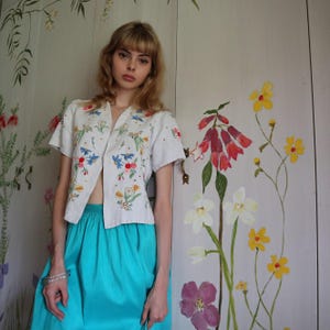 1950s Hand Embroided Floral Linen Bolero Jacket