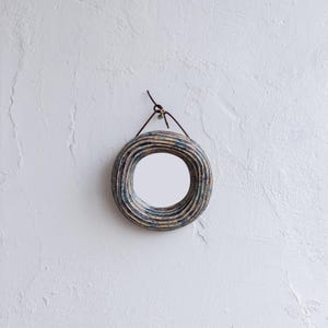 Keramisk väggspegel, handgjord rund bohospegel, kustnära badrumsdekor, rustik heminredning, höstväggdekor, inflyttningspresent bild 7
