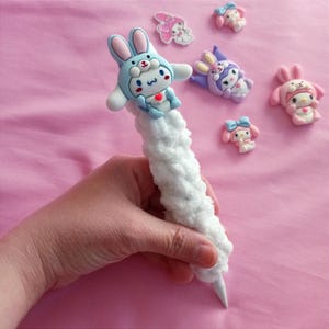 シナモンのApple Pencil用かぎ針編みケース、とてもふわふわの鉛筆カバー