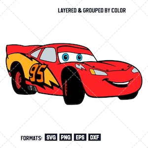 Puede incluir: Una ilustración de un coche de carreras rojo con el número 95 en amarillo en el lateral, ojos azules y una boca sonriente. El texto LAYERED & GROUPED BY COLOR y FORMATS: SVG PNG EPS DXF es visible. El coche tiene neumáticos negros y rayos amarillos.