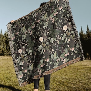 Donkergroene deken: geweven vintage katoen met bloemen