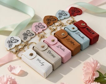 Soporte personalizado para bálsamo labial con forma de flor de nacimiento, regalo floral para amantes del maquillaje, llavero personalizado con espejo para pintalabios, regalo de cumpleaños para ella.