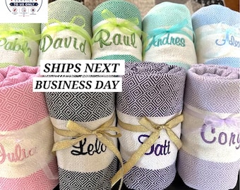 Toalla de playa personalizada, regalo para viaje de chicas, recuerdo de fiesta, toalla de playa con monograma, toalla de playa para despedida de soltera, regalos personalizados para despedidas de soltera y bodas.