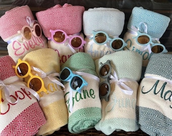 70x40&quot; Personalized Gift Towel, Custom Towels, Bachelorette Party Favor, Bridesmaid Gifts, Girls Trip Gifts, Bridal Party Gift, Wedding Gift
