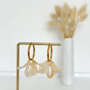 Floriane marbled ivory earrings