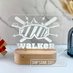 Personalized Skiing Night Light - Custom LED Lamp for Ski Lovers, Perfect Gift for Winter Sports Fans, Unique Room Decor, Cozy Nightlight