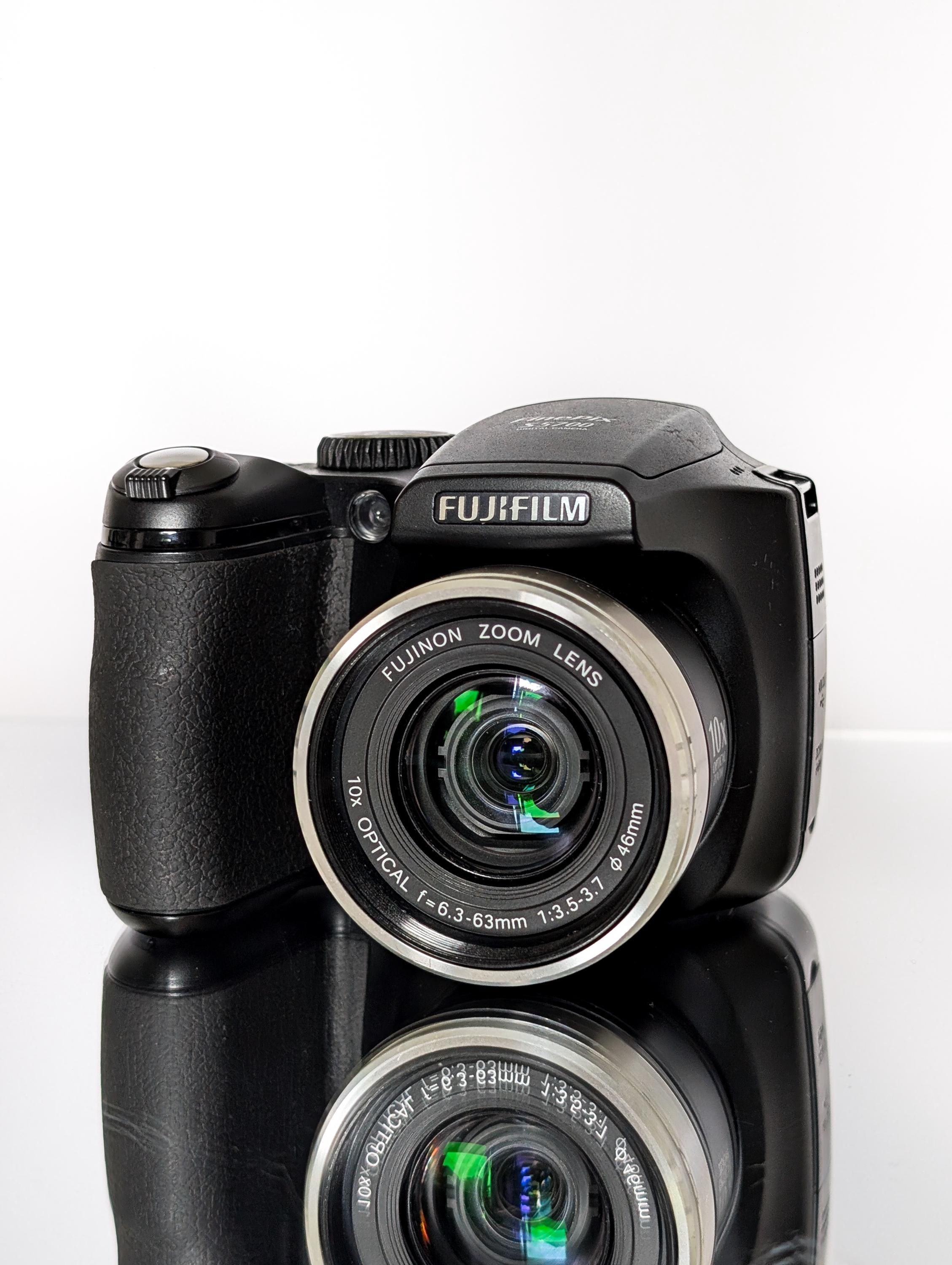 Fujifilm Finepix S5700 Vintage Digital Camera With 10x Zoom and 