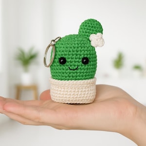 Schema portachiavi a forma di cactus all'uncinetto in PDF, tutorial portachiavi a forma di pianta in amigurumi, grazioso mini regalo per gli amanti delle piante, schema facile fai da te a forma di cactus all'uncinetto