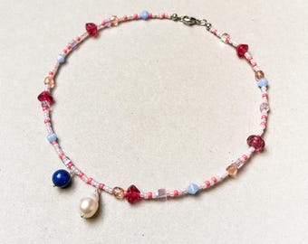 Pink pearl necklace "The Blush Drop" | UNIQUE made from vintage glass beads and freshwater pearls | Sustainable, with pearl and lapis lazuli pendant