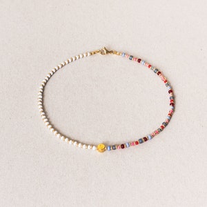 Perlenkette aus Glasperlen mit Buchstabe Initiale vergoldet | Choker personalisierbar | 925 Sterling Silber vergoldet