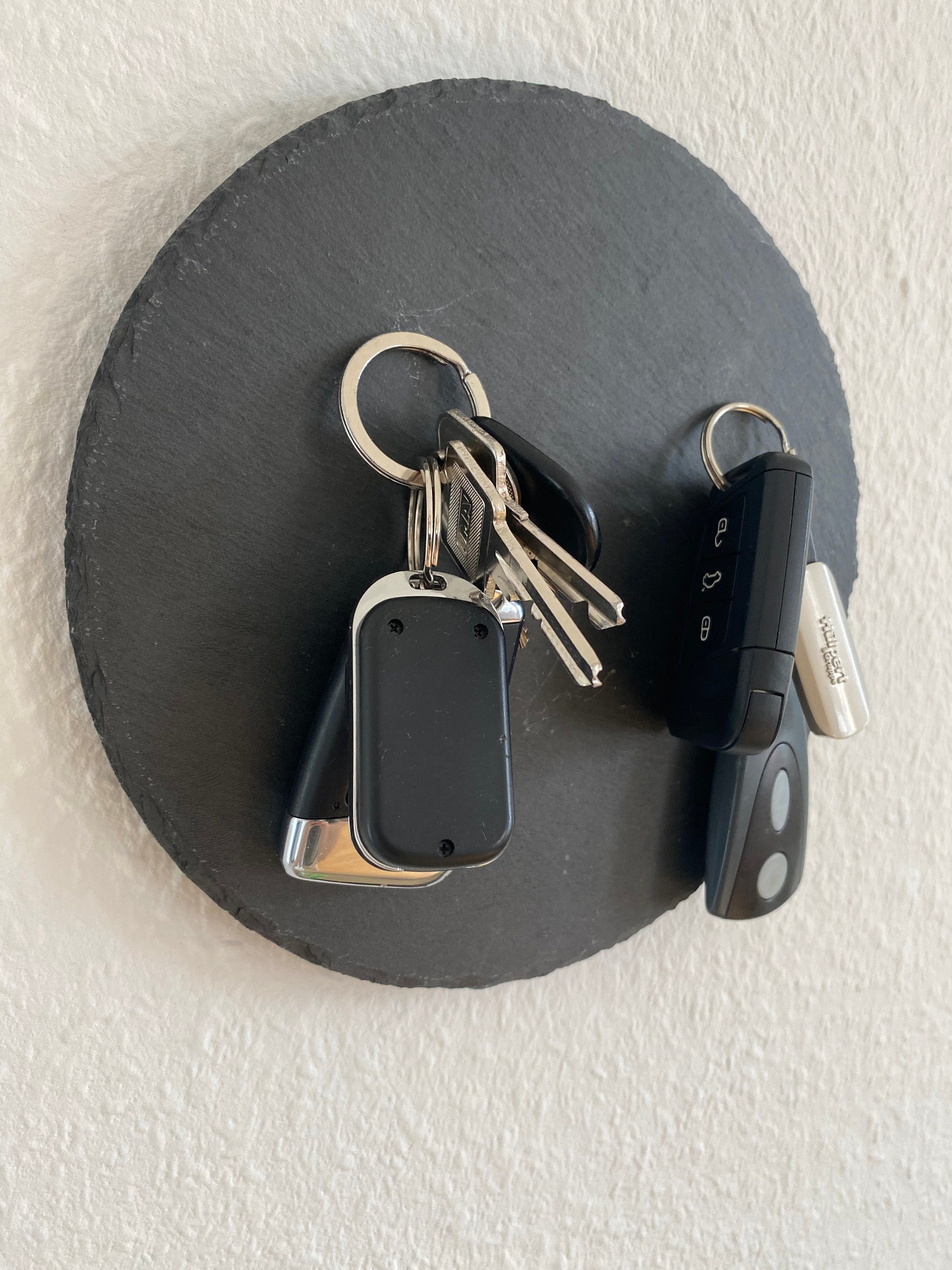 Schlüsselhalter Mit Schlüssel an Der Wand Stockbild - Bild von