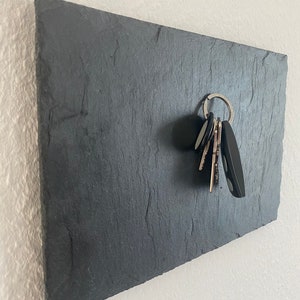 Magnetic key board made of slate 20 x 30 cm