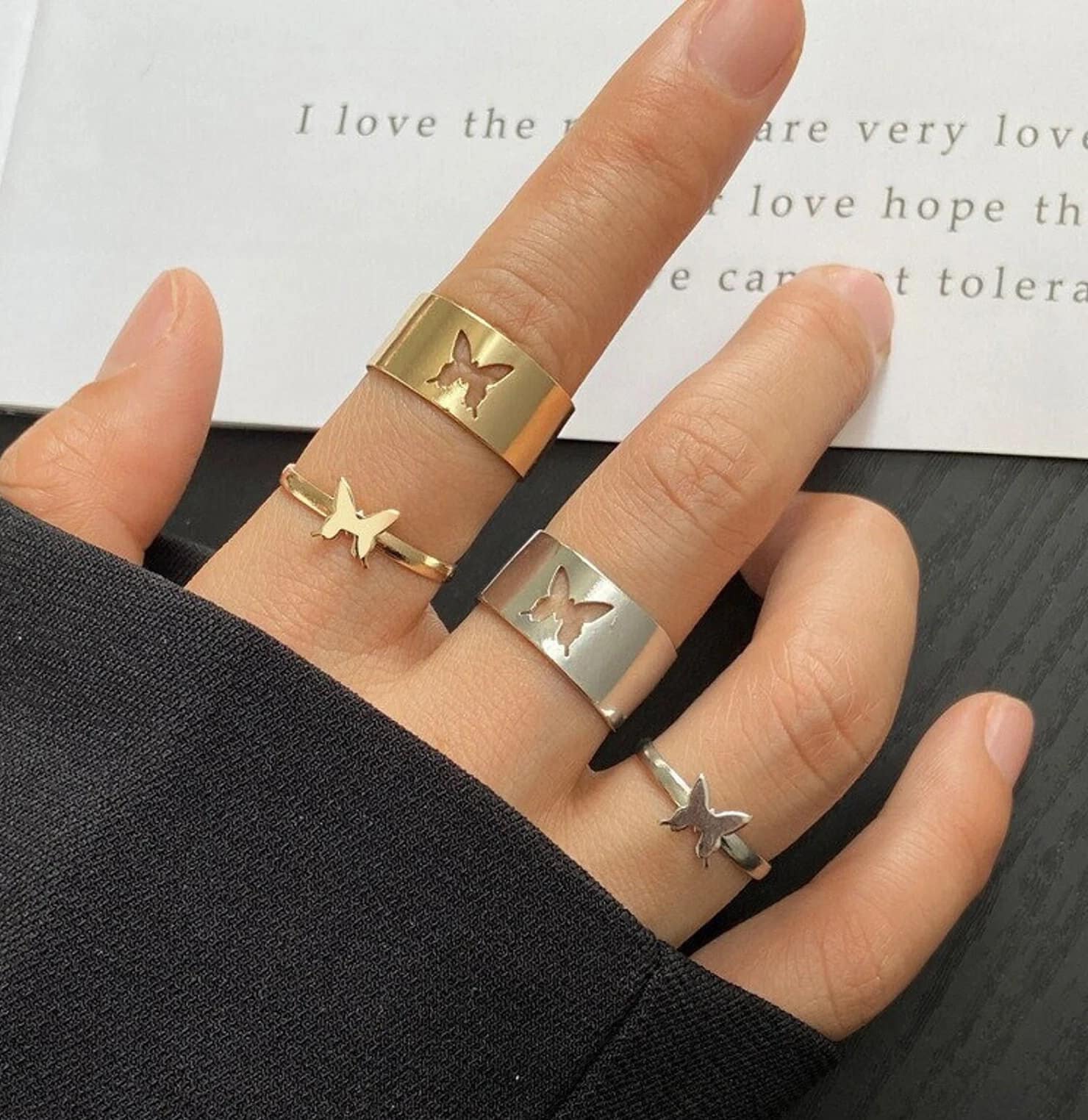 Two finger outlet butterfly ring