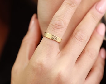 Anel com numerais romanos para mulher, anel personalizado com numerais romanos, anel de aniversário para namorada, anel com numerais, anel com data personalizada, joia com numerais romanos