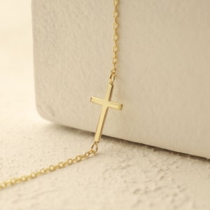 14K Gold Cross Bracelet Dainty Cross Jewelry Religious Bracelet Cross Bracelet Women, Christian Gifts for Women Communion Gift zdjęcie 6