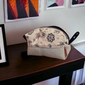 makeup bag | toiletry bag | cosmetic bag flowers