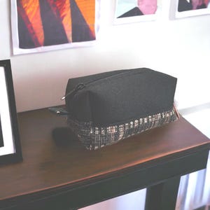 Makeup bag | Toiletry bag | Cosmetic bag in black