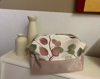 Handmade makeup bag | toiletry bag | cosmetic bag