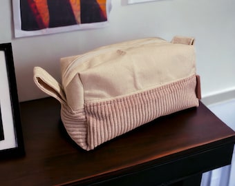 Makeup bag | Toiletry bag | Cosmetic bag