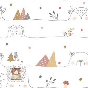 Puede incluir: Un patrón sin costuras con fondo blanco con ilustraciones de un oso, un ciervo, un búho, montañas, árboles y setas en tonos marrones, rosas y dorados. El patrón se repite en toda la imagen.