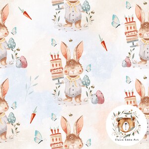 Könnte beinhalten: Ein nahtloses Muster mit Aquarell-Illustrationen von Hasen, die Kuchen, Schmetterlinge, Karotten und Eier halten. Der Hintergrund ist ein weicher, hellblauer und rosa Aquarell-Wasch. Das Muster ist perfekt für Stoff, Tapete oder Geschenkpapier.