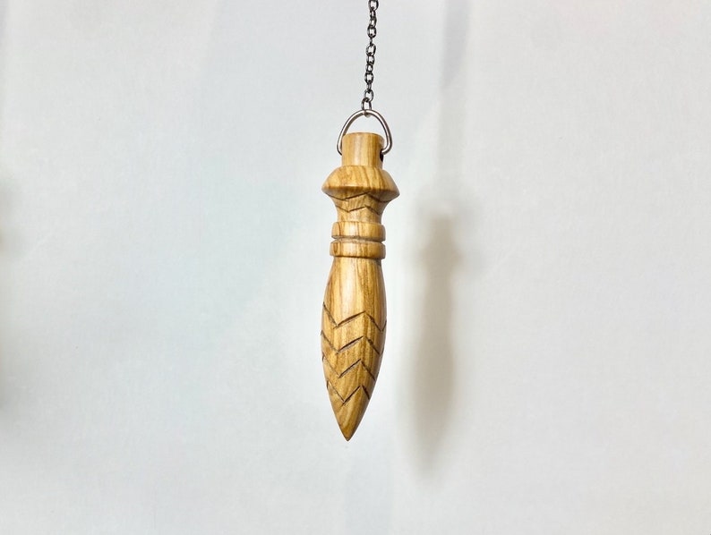 Thot pendulum in Olivier d'Occitanie wood thot wood 22 grams image 8